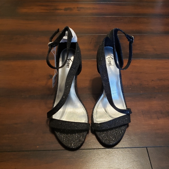FIONI Clothing Shoes - NWT Fioni Sparkly Black Heels
